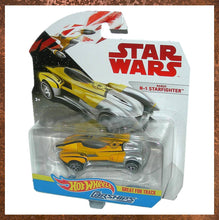 Load image into Gallery viewer, Hot Wheels Star Wars Naboo N-1 Starfighter FBX17 - Gallery