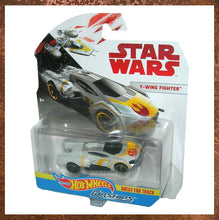 Load image into Gallery viewer, Hot Wheels Star Wars Y-Wing Fighter DXX94 - Gallery