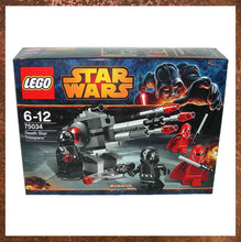 Load image into Gallery viewer, LEGO Star Wars 75034 Death Star Troopers Battle Pack - Gallery