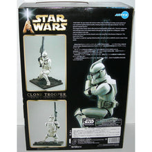 Load image into Gallery viewer, Star Wars Attack of The Clones Kotobukiya Artfx 1/7 Scale Clone Trooper Vinyl Model Kit - Back