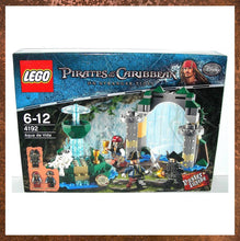 Load image into Gallery viewer, LEGO Pirates of the Caribbean 4192 Aqua de Vida - Gallery