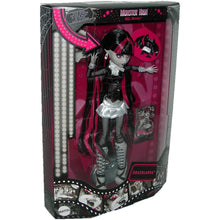 Load image into Gallery viewer, Monster High Reel Drama Draculaura Doll HKN27 Left View