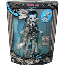 Load image into Gallery viewer, Monster High Reel Drama Frankie Stein Doll HKN29 Front