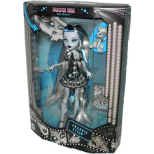 Load image into Gallery viewer, Monster High Reel Drama Frankie Stein Doll HKN29 Right View