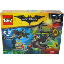 Load image into Gallery viewer, LEGO DC The Batman Movie Scarecrow Fearful Face-off - 70913 - Front of box