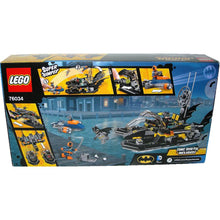 Load image into Gallery viewer, LEGO 76034 DC Batman Batboat Harbour Pursuit Minifigures - Back